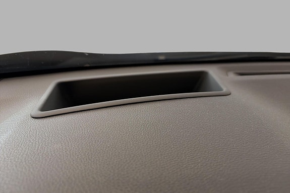 Toyota RAV4 Plug-in Hybrid 27 of 29