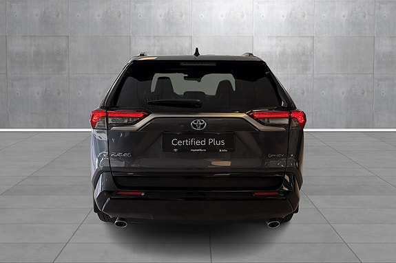 Toyota RAV4 Plug-in Hybrid 4 of 29