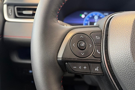 Toyota RAV4 Plug-in Hybrid 21 of 29