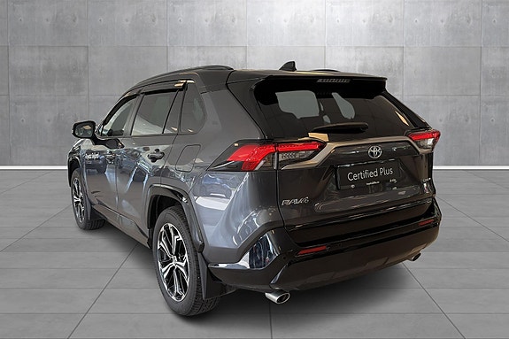 Toyota RAV4 Plug-in Hybrid 3 of 29