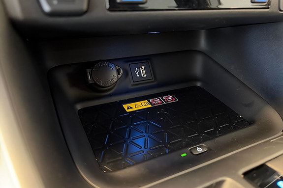 Toyota RAV4 Plug-in Hybrid 29 of 29