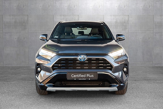 Toyota RAV4 6 of 19