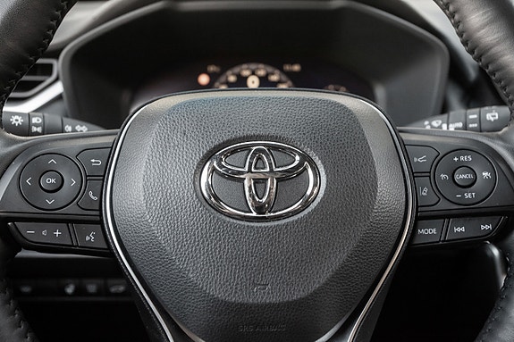Toyota RAV4 10 of 19