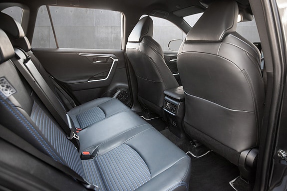 Toyota RAV4 15 of 19