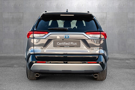 Toyota RAV4 3 of 19