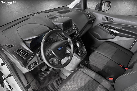 Ford Transit Connect 18 of 28