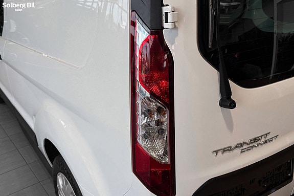 Ford Transit Connect 9 of 28