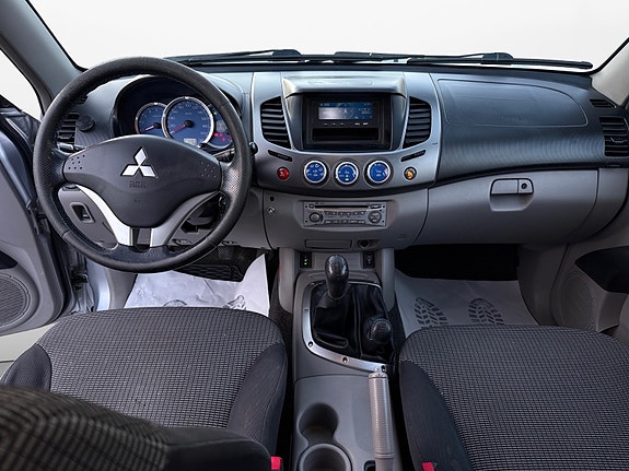 Mitsubishi L200 12 of 21