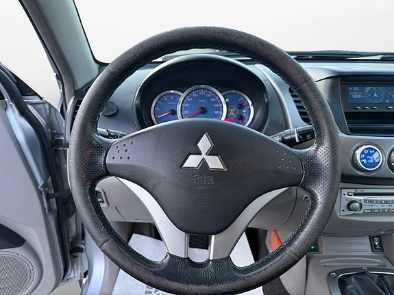 Mitsubishi L200 14 of 21