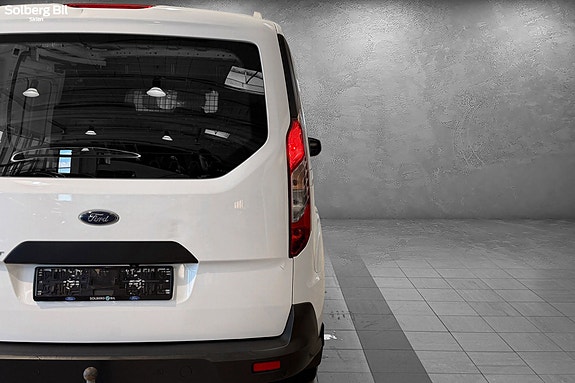 Ford Transit Connect 16 of 30