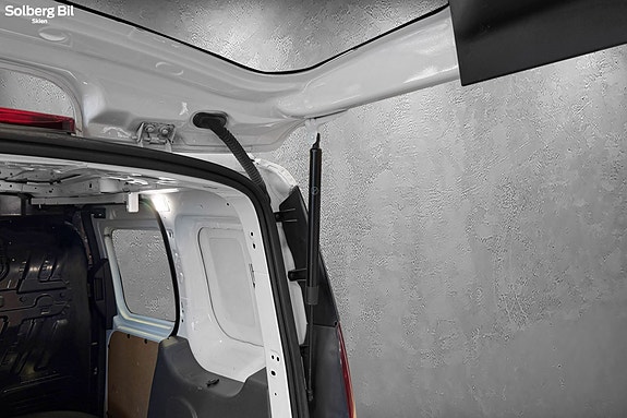 Ford Transit Connect 9 of 30