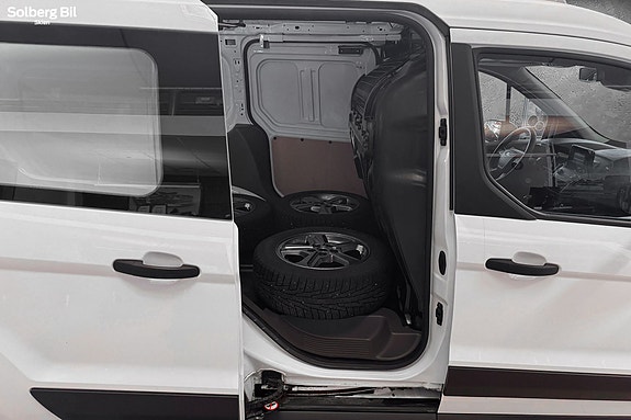 Ford Transit Connect 13 of 30