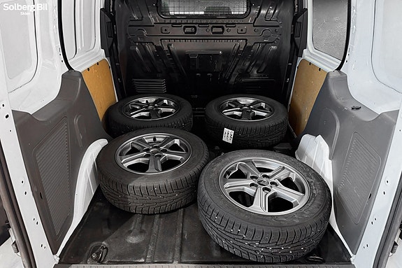 Ford Transit Connect 8 of 30