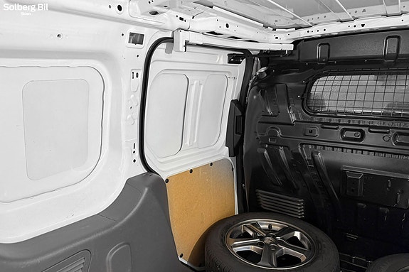 Ford Transit Connect 11 of 30