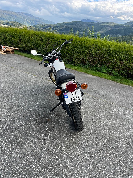 Yamaha XT 500 3 of 5