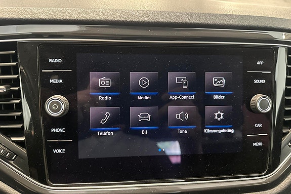 Volkswagen T-Roc 11 of 24