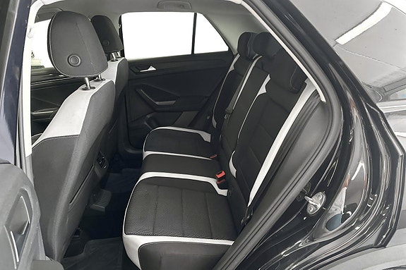 Volkswagen T-Roc 7 of 24