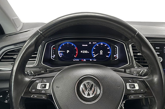 Volkswagen T-Roc 9 of 24