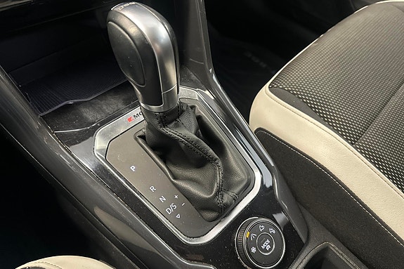 Volkswagen T-Roc 14 of 24