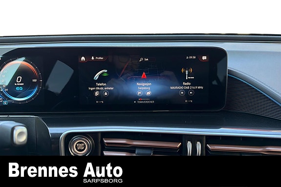 Mercedes-Benz EQC400 17 of 23
