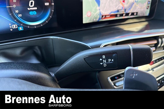 Mercedes-Benz EQC400 16 of 23