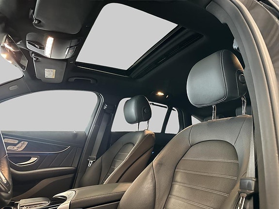 Mercedes-Benz EQC400 22 of 27