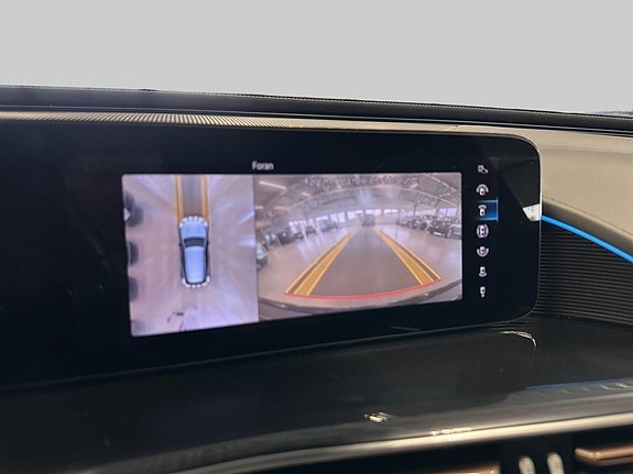 Mercedes-Benz EQC400 12 of 27