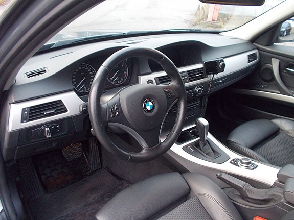 BMW 320d 19 of 30