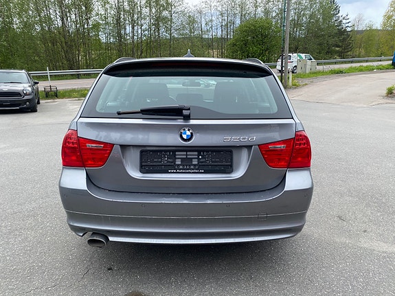BMW 320d 10 of 30