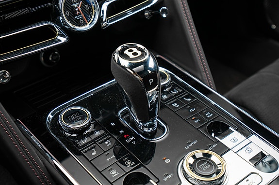 Bentley Flying Spur 24 of 30