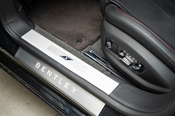 Bentley Flying Spur 13 of 30