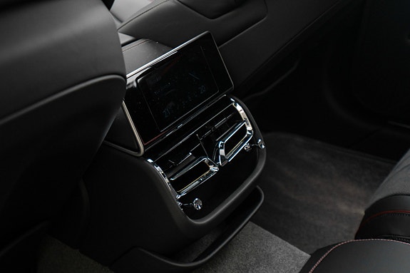 Bentley Flying Spur 18 of 30