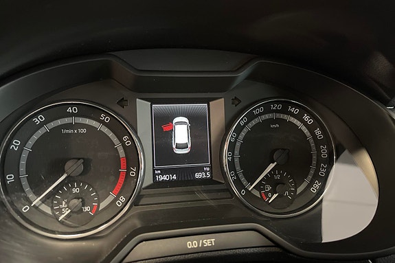 Skoda Octavia Scout 10 of 24