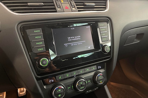 Skoda Octavia Scout 11 of 24