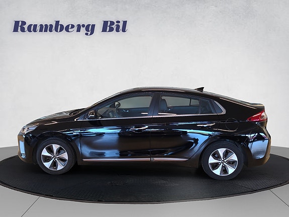 Hyundai IONIQ 2 of 30