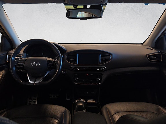 Hyundai IONIQ 14 of 30