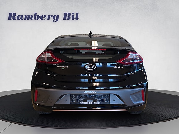 Hyundai IONIQ 4 of 30
