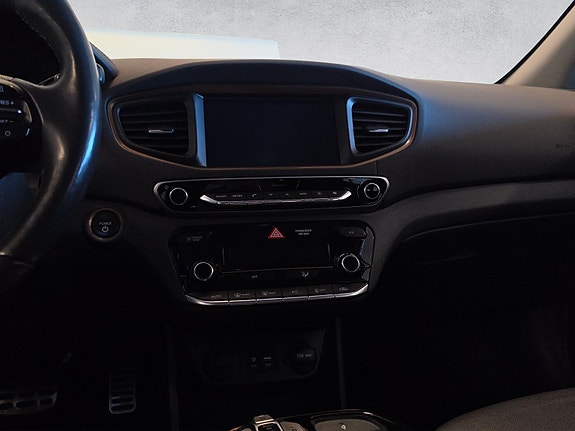 Hyundai IONIQ 15 of 30