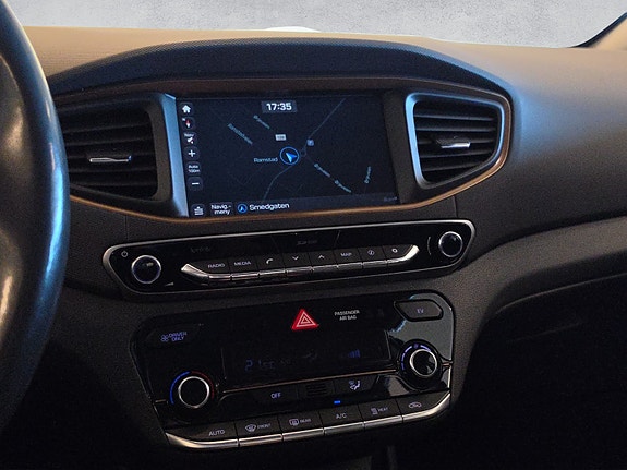 Hyundai IONIQ 18 of 30