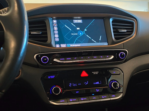 Hyundai IONIQ 29 of 30