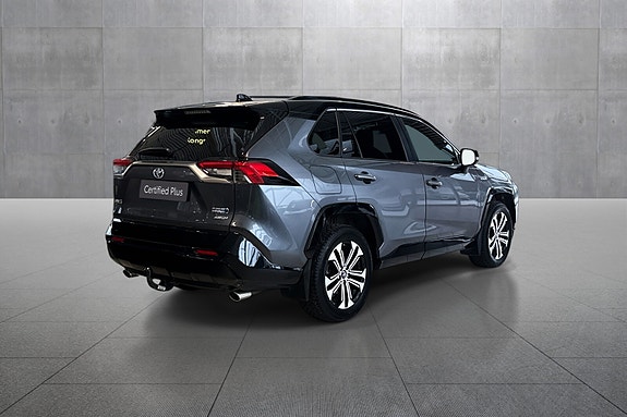 Toyota RAV4 Plug-in Hybrid 5 of 19