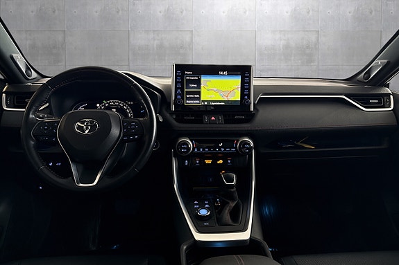 Toyota RAV4 Plug-in Hybrid 10 of 19