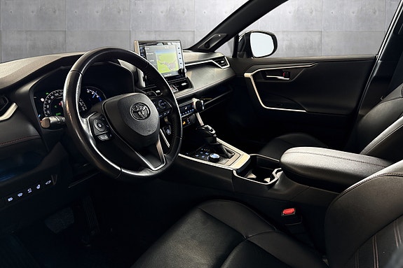 Toyota RAV4 Plug-in Hybrid 11 of 19