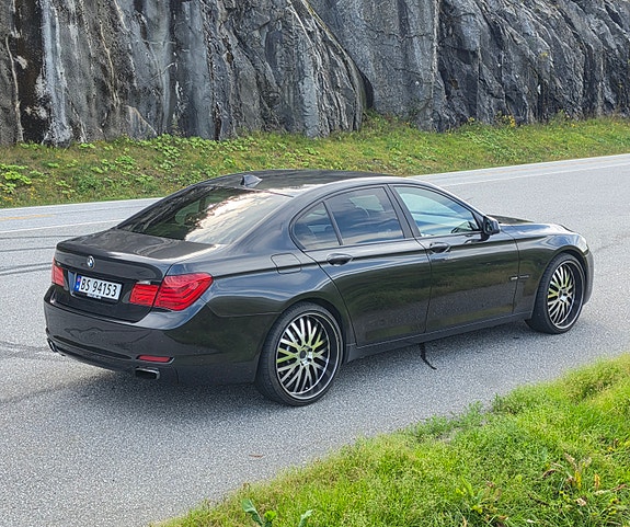 BMW 740d 10 of 30