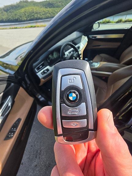 BMW 740d 23 of 30
