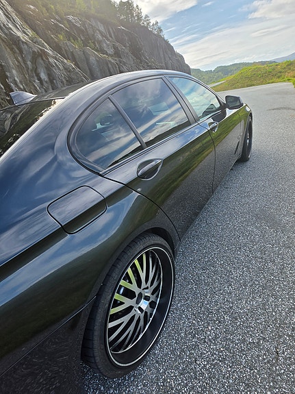 BMW 740d 14 of 30