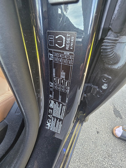 BMW 740d 25 of 30