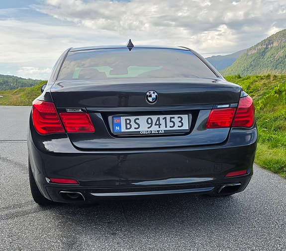 BMW 740d 9 of 30