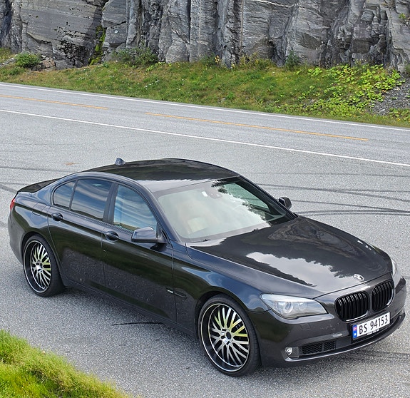 BMW 740d 11 of 30