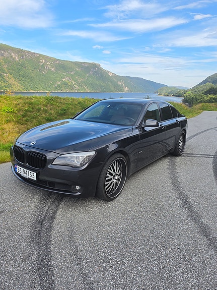 BMW 740d 5 of 30
